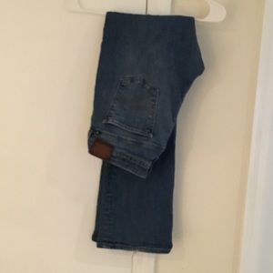 EUC Size 29R Lucky Brand Lolita Bootcut